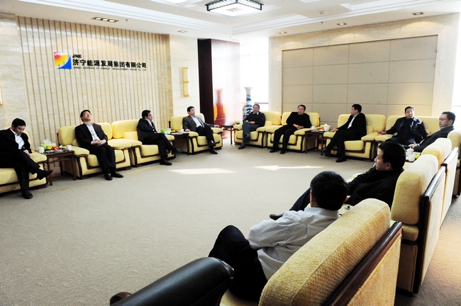 汶上县委书记赵东升携县班子成员来拼搏在线官方网站-拼搏（中国）公司走访慰问