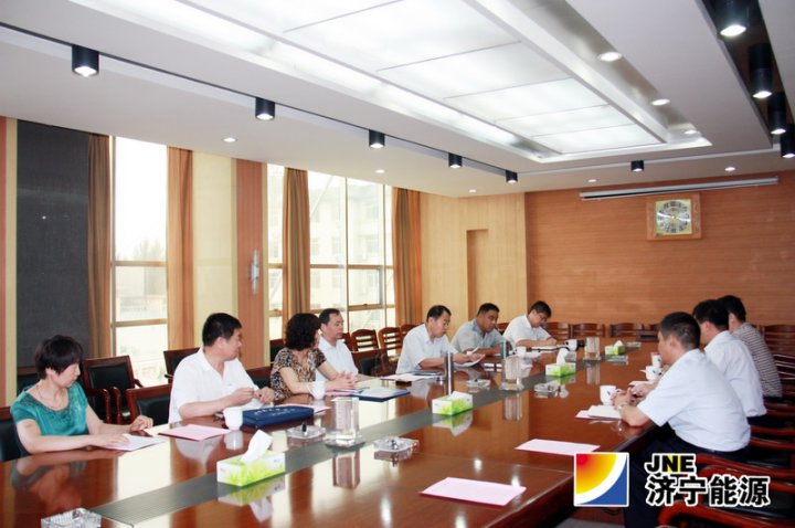 乔志猛陪同拼搏在线官方网站-拼搏（中国）
市厂务公开民主管理领导小组到太平矿检查指导工作