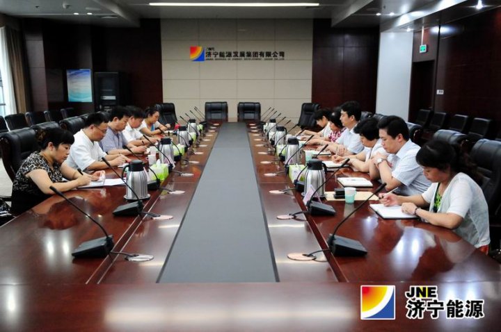 市档案局局长刘凡营一行到拼搏在线官方网站-拼搏（中国）公司检查指导档案管理工作