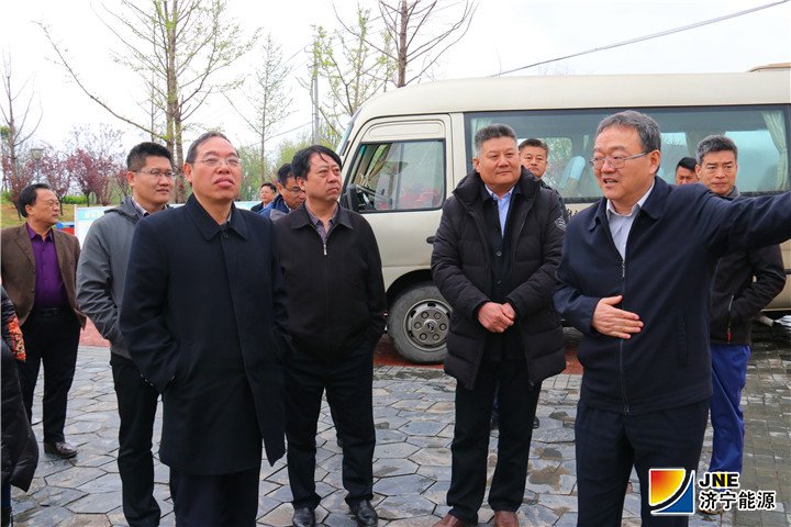 济矿物流：2019年4月9日，水质论证报告会专家调研环城水系（孙继业）.jpg