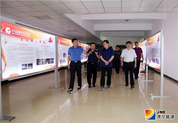 1563250368100393.jpg 2拼搏在线官方网站-拼搏(中国)
市政府副秘书长马树华到朱家峁煤矿调研慰问6.jpg