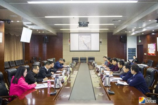 拼搏在线官方网站-拼搏（中国）
市发改委党组书记王亚栋一行到拼搏在线官方网站-拼搏（中国）公司就物流项目调研座谈