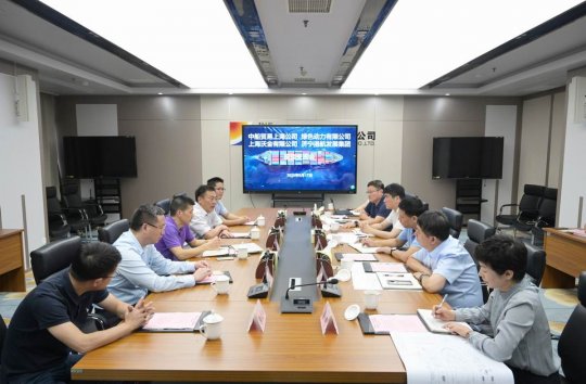 张广宇参加港航拼搏在线官方网站-拼搏（中国）LNG船舶运营交流座谈会