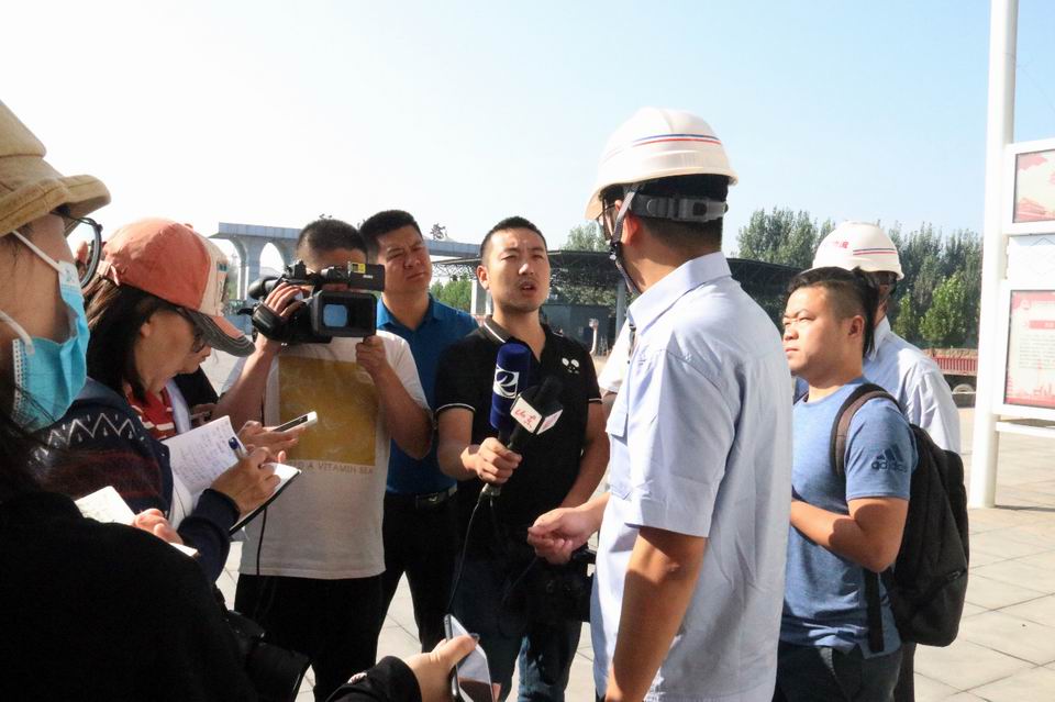 “大河奔腾”主题采访团走进济矿物流2.jpg