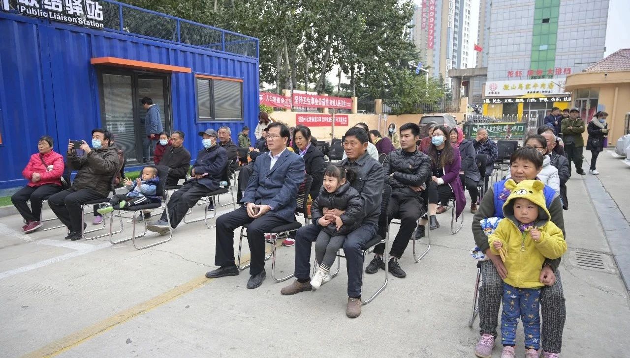 拼搏在线官方网站-拼搏（中国）公司与高新区党工委联合开展 民意“5”来听惠民进社区活动3.jpg