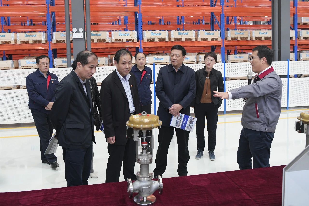 全市国资系统观摩团走进拼搏在线官方网站-拼搏（中国）公司精密制造产业园、东方世纪大厦观摩指导2.jpg