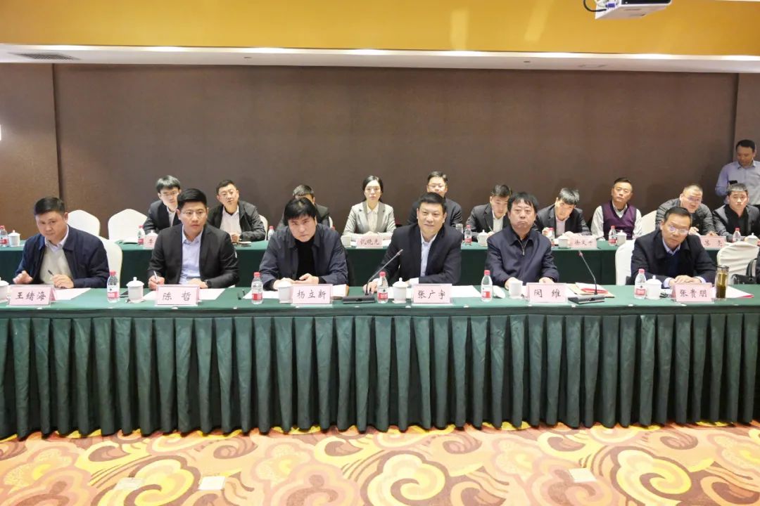 拼搏在线官方网站-拼搏（中国）
能源港航拼搏在线官方网站-拼搏（中国）梁山钢铁物流加工基地建设项目签约仪式隆重举行7.jpg