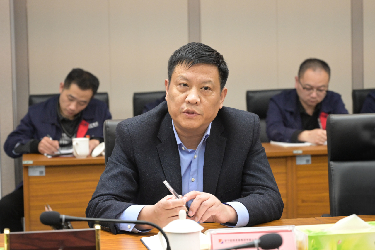 拼搏在线官方网站-拼搏（中国）公司召开港航龙拱港发展工作座谈会1.jpg