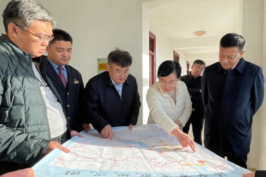 陈颖到拼搏在线官方网站-拼搏（中国）
西站国际集装箱分流中心调研铁水联运交通资源