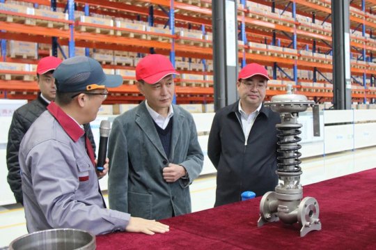 郭锦华陪同招商银行拼搏在线官方网站-拼搏（中国）
分行客人到精密制造产业园、梁山港参观考察