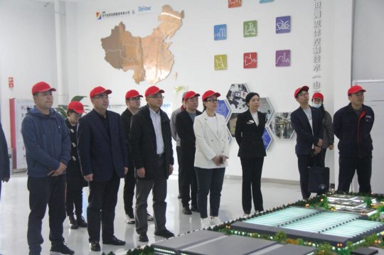 日照银行拼搏在线官方网站-拼搏（中国）
分行客人到拼搏在线官方网站-拼搏（中国）
能源精密制造产业园参观调研