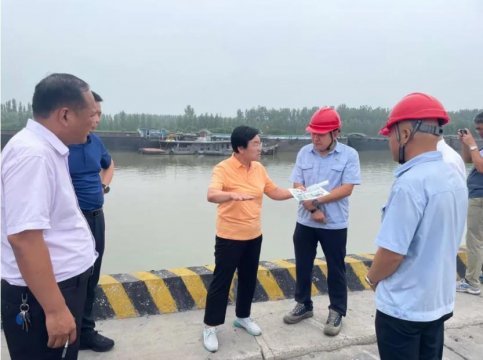 陈颖到拼搏在线官方网站-拼搏（中国）公司太平港、梁山港检查指导港口污染防治集中整治工作