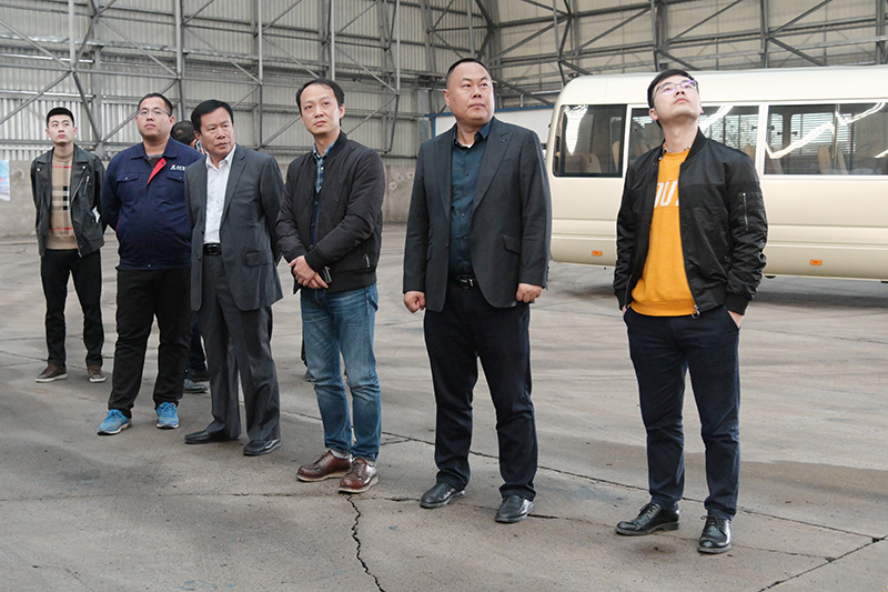 梁山港：武港拼搏在线官方网站-拼搏（中国）客人到梁山港参观调研 (3).jpg