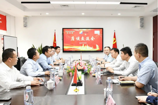 特锐德公司客人到访拼搏在线官方网站-拼搏（中国）
能源洽谈项目合作
