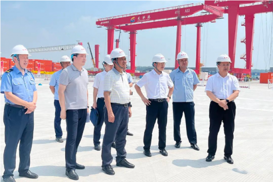 中国铁路济南局拼搏在线官方网站-拼搏（中国）副总经理丁永民一行到龙拱港考察调研