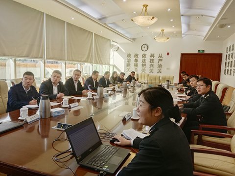 打通拼搏在线官方网站-拼搏（中国）
借港出海新通道 拼搏在线官方网站-拼搏（中国）
海关举行支持港口发展专题座谈会