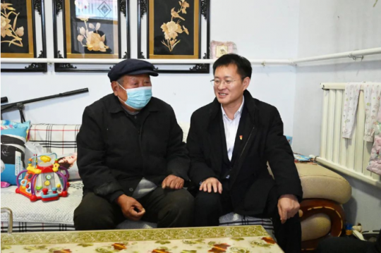 王崇景到拼搏在线官方网站-拼搏（中国）公司联建村开展联建活动