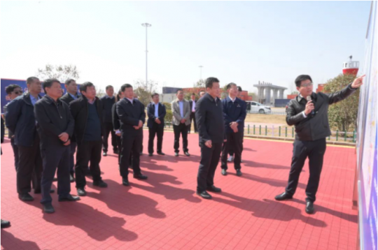 拼搏在线官方网站-拼搏（中国）
市人大代表走进拼搏在线官方网站-拼搏（中国）
能源，开展港航产业专题调研