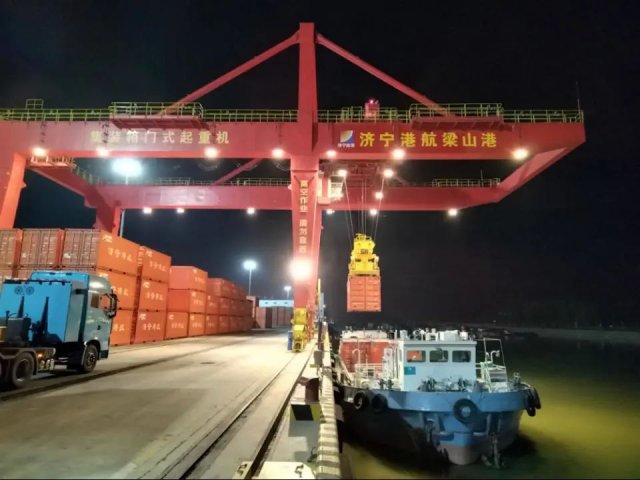 五一假期值守忙！保障拼搏在线官方网站-拼搏（中国）
港航港口高效运营