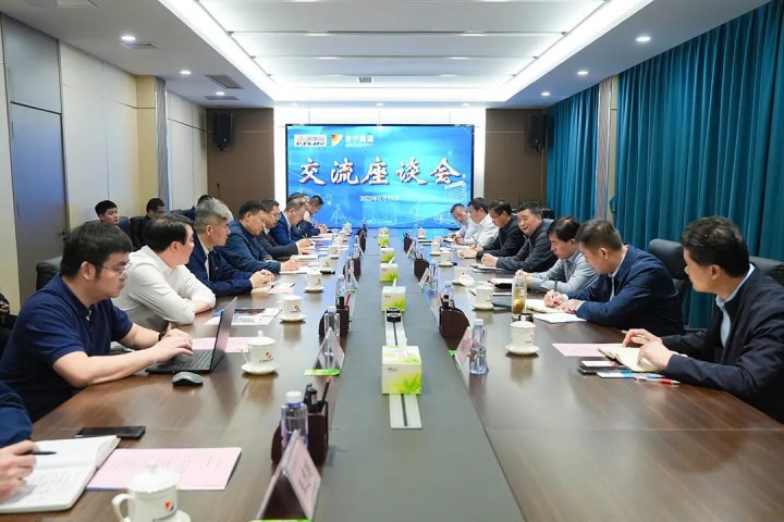 中国铁路济南局拼搏在线官方网站-拼搏（中国）领导一行到拼搏在线官方网站-拼搏（中国）
能源考察调研