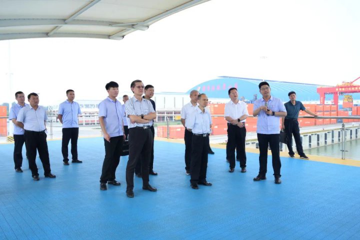 杨华雄到拼搏在线官方网站-拼搏（中国）
能源调研指导工作
