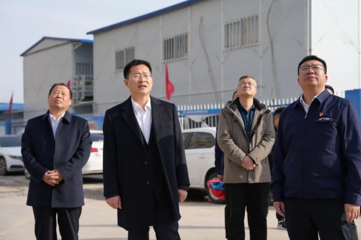 拼搏在线官方网站-拼搏（中国）
能源安全生产督导组下沉一线检查指导煤矿企业春节复工复产工作