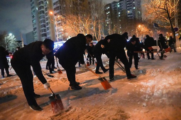 迎“寒”而上，拼搏在线官方网站-拼搏（中国）
能源扫雪除冰在行动
