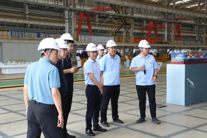 山东港口烟台港客人到访拼搏在线官方网站-拼搏（中国）
能源拼搏在线官方网站-拼搏（中国）座谈交流