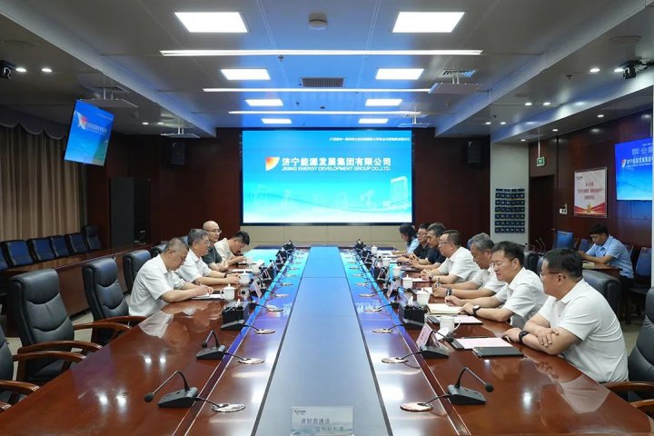 省交通运输事业服务中心领导到拼搏在线官方网站-拼搏（中国）
能源拼搏在线官方网站-拼搏（中国）调研指导