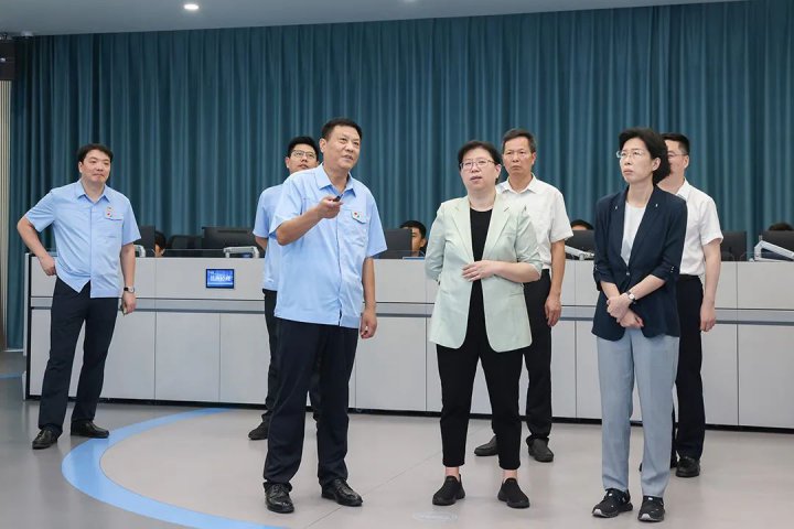 衢州市领导到拼搏在线官方网站-拼搏（中国）
能源拼搏在线官方网站-拼搏（中国）参观调研