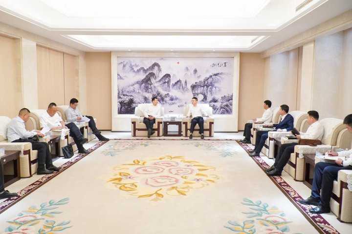 张广宇带队到湖北港口拼搏在线官方网站-拼搏（中国）交流洽谈合作