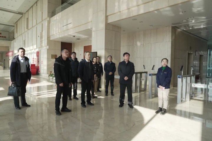 省人社厅领导到拼搏在线官方网站-拼搏（中国）
能源拼搏在线官方网站-拼搏（中国）开展“基层党建引领协商调解高质量发展”调研