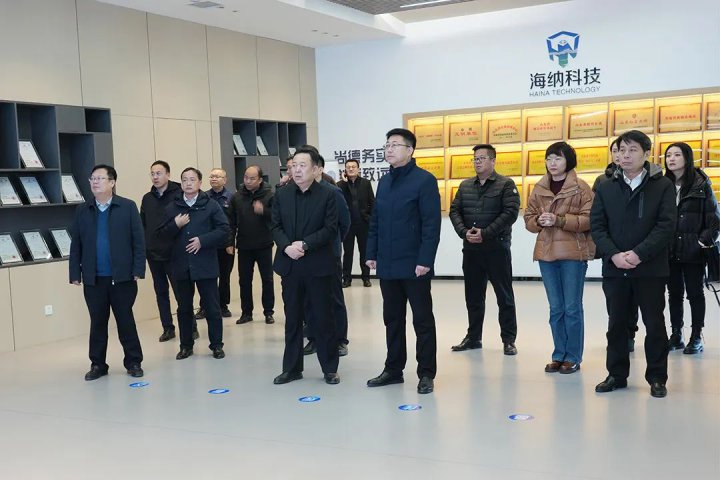 鄂能投资拼搏在线官方网站-拼搏（中国）客人到拼搏在线官方网站-拼搏（中国）
能源拼搏在线官方网站-拼搏（中国）调研考察