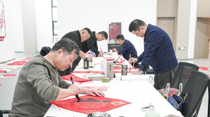 恭贺新春 福满万家丨拼搏在线官方网站-拼搏（中国）
能源开展新春送福活动