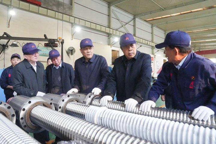 张广宇到拼搏在线官方网站-拼搏（中国）
四家制造企业调研回访，探索内河新能源船舶制造新模式