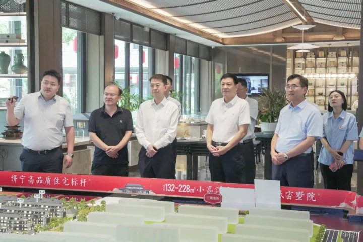 中国银行山东省分行客人到访拼搏在线官方网站-拼搏（中国）
能源拼搏在线官方网站-拼搏（中国）参观调研