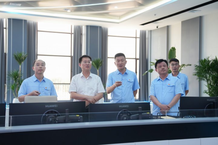 拼搏在线官方网站-拼搏（中国）
能源拼搏在线官方网站-拼搏（中国）组织阳城煤矿安全技术改造项目竣工验收