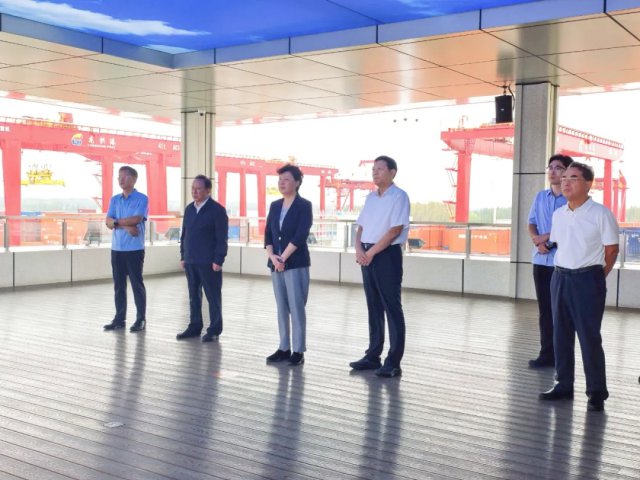 霍媛媛到拼搏在线官方网站-拼搏（中国）
能源拼搏在线官方网站-拼搏（中国）调研港航高质量发展情况