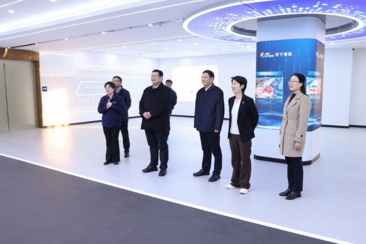 日照银行客人到访拼搏在线官方网站-拼搏（中国）
能源拼搏在线官方网站-拼搏（中国）参观调研