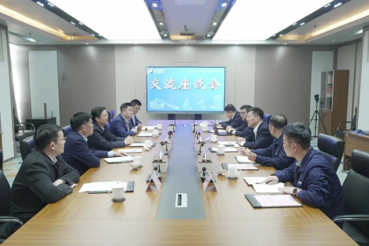 新华保险公司客人到访拼搏在线官方网站-拼搏（中国）
