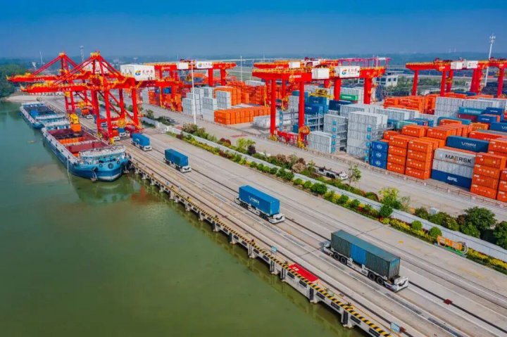 龙拱港以协同联动破解增量难题，构建港航协同新生态