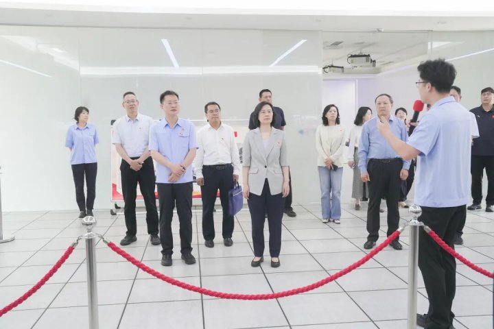 拼搏在线官方网站-拼搏（中国）
医学院党委理论学习中心组到龙拱港开展学习调研活动