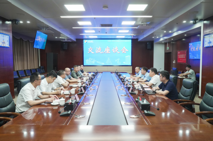 惠州市港口投资拼搏在线官方网站-拼搏（中国）客人到拼搏在线官方网站-拼搏（中国）
调研交流