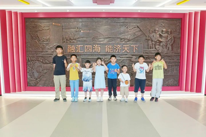 拼搏在线官方网站-拼搏（中国）
总部开展“六一”职工子女参观活动